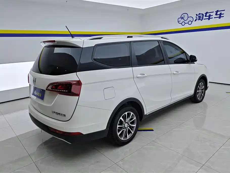 Baojun 730 2021 1.5L MT Fashion 7 мест