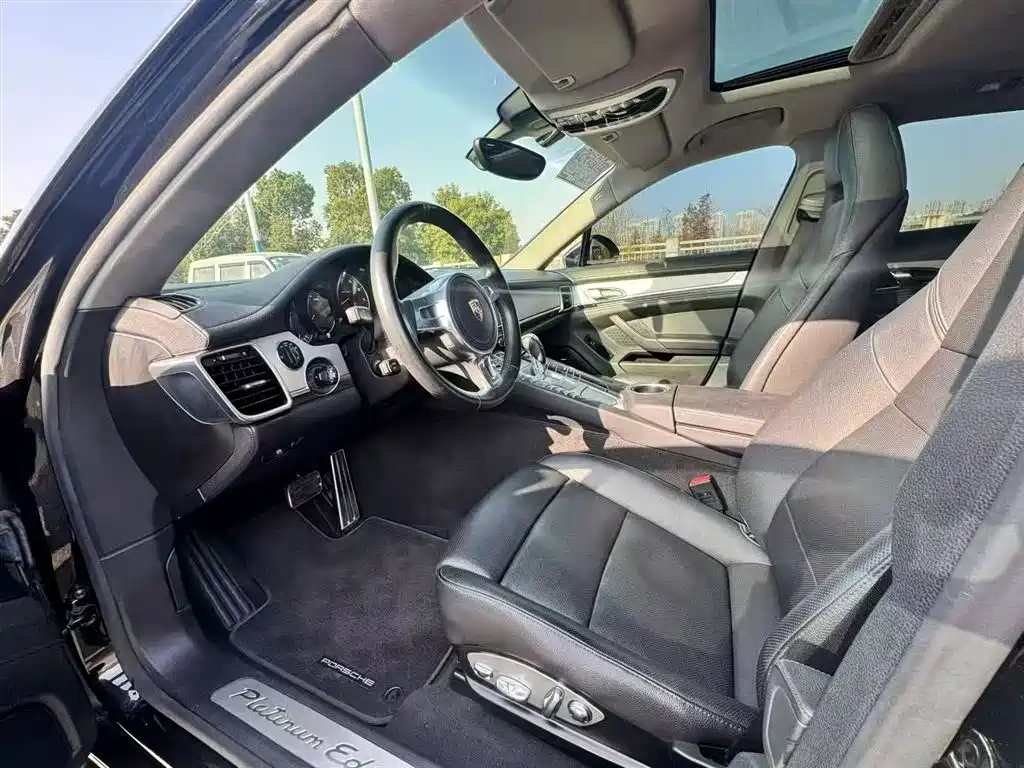 Porsche Panamera 2013 Panamera Platinum Edition 3.6L
