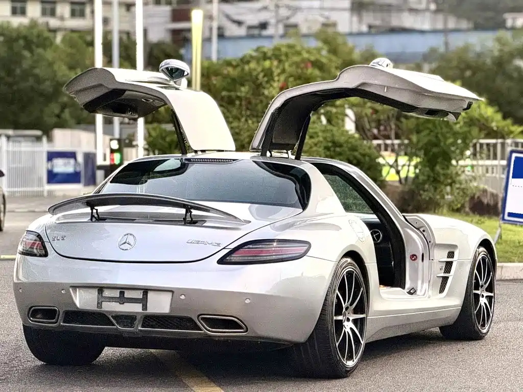 Mercedes-Benz SLS AMG — миниатюра 7