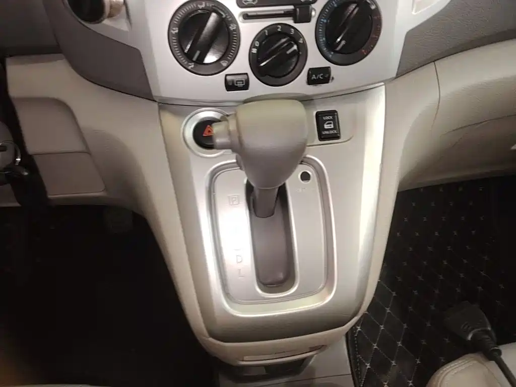 Nissan NV200 — миниатюра 14