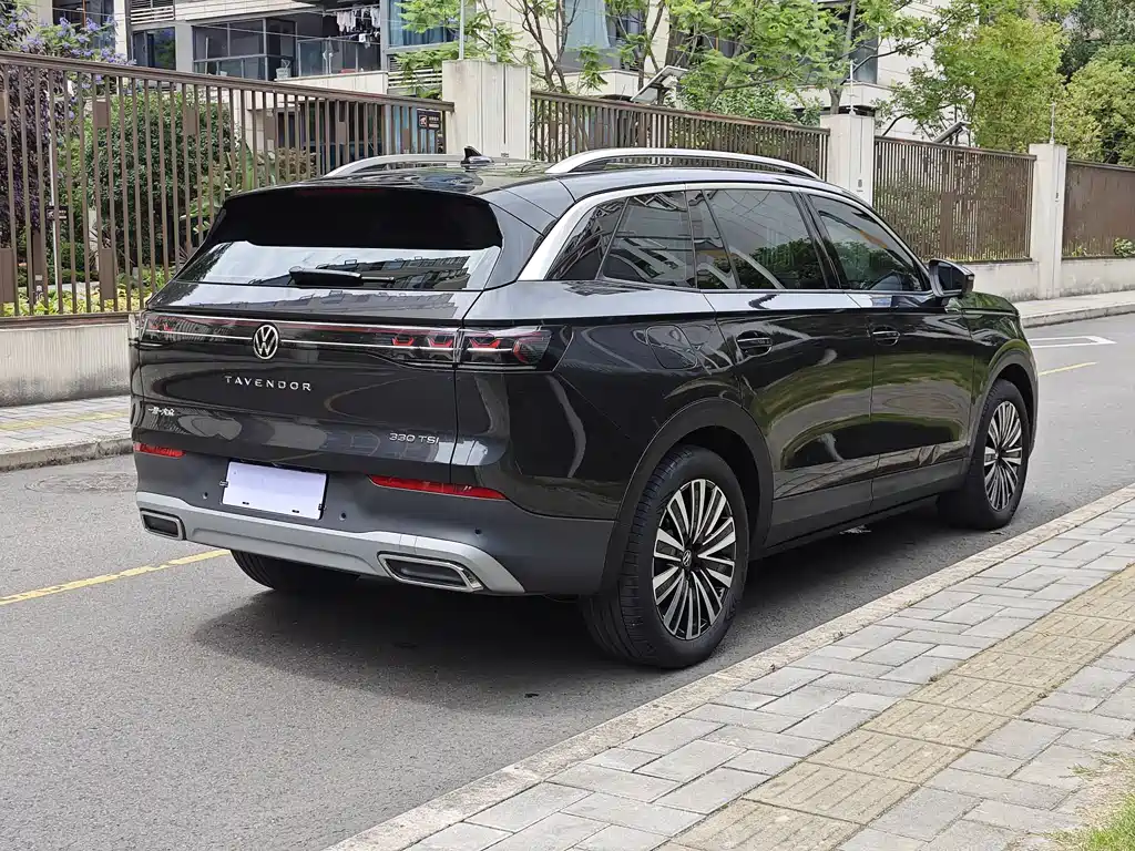 Volkswagen Tavendor 2024 330TSI Luxury