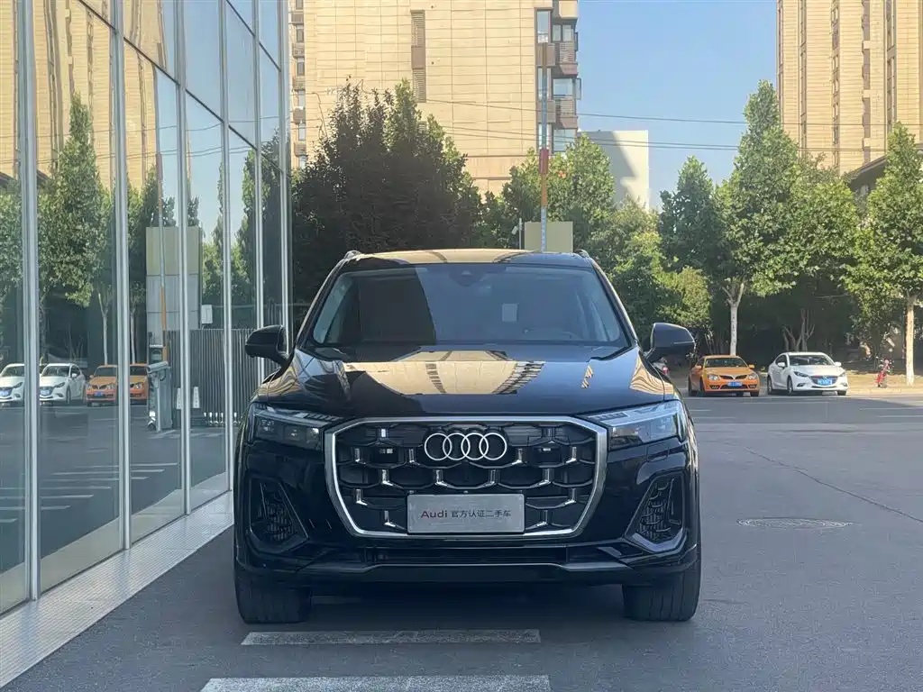 Audi Q7 2025 55 TFSI quattro S line Luxury