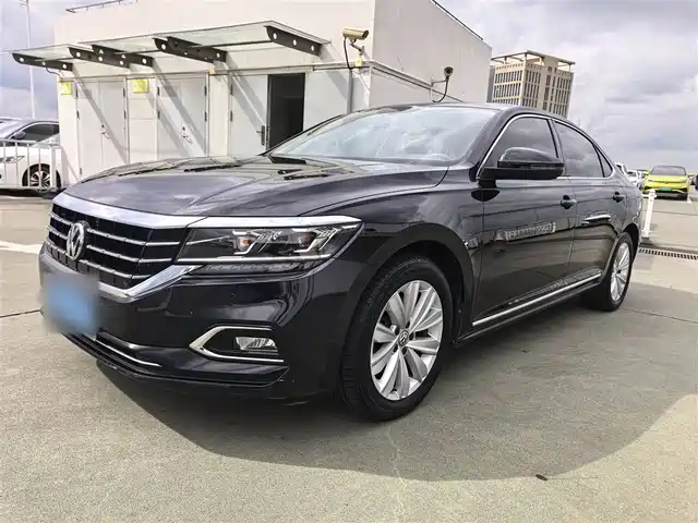 VOLKSWAGEN PASSAT 2020