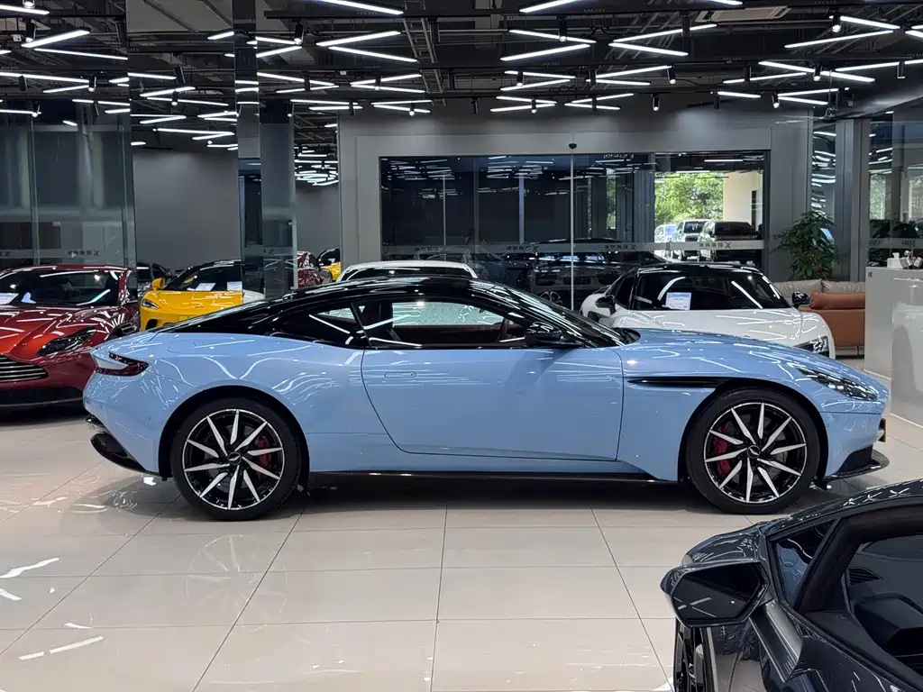 Aston Martin DB11 2019 4.0T V8 Coupe