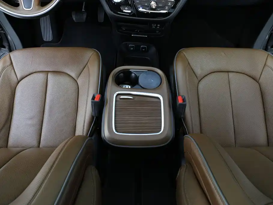 Chrysler Grand Voyager (Import) — миниатюра 11