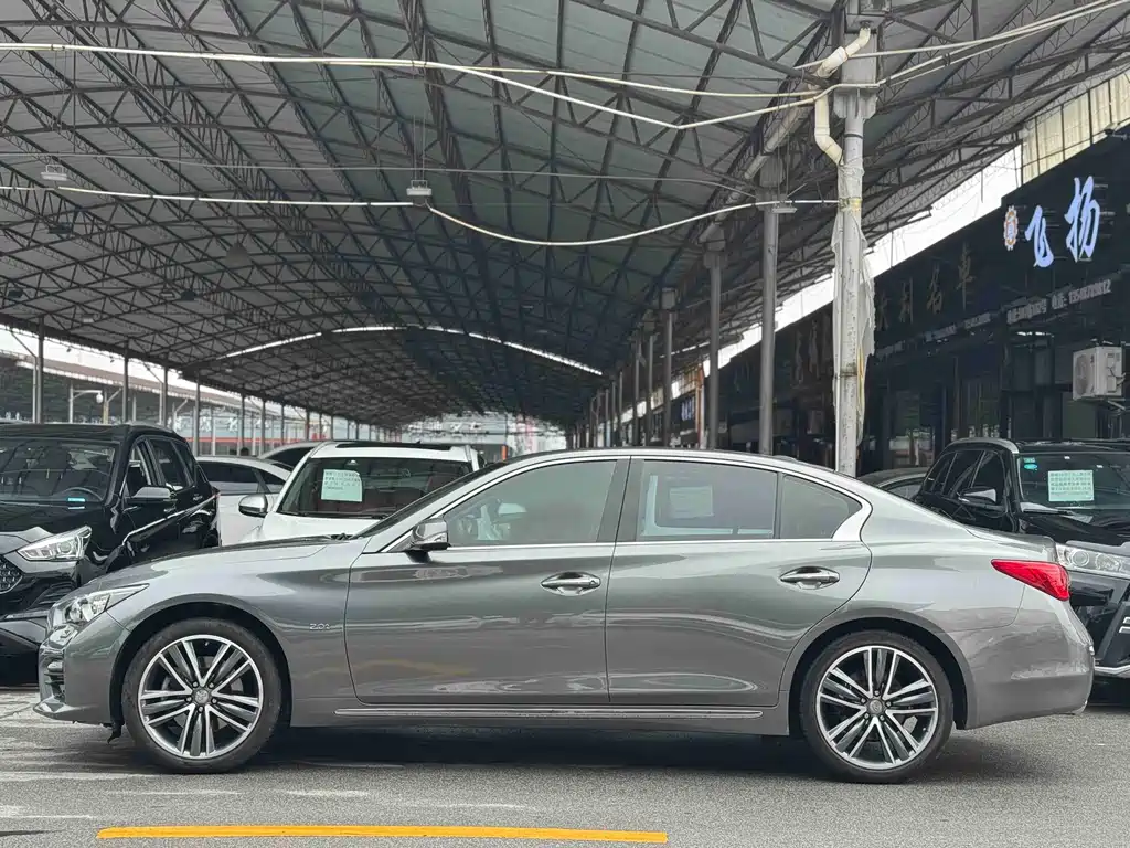 INFINITI Q50L
