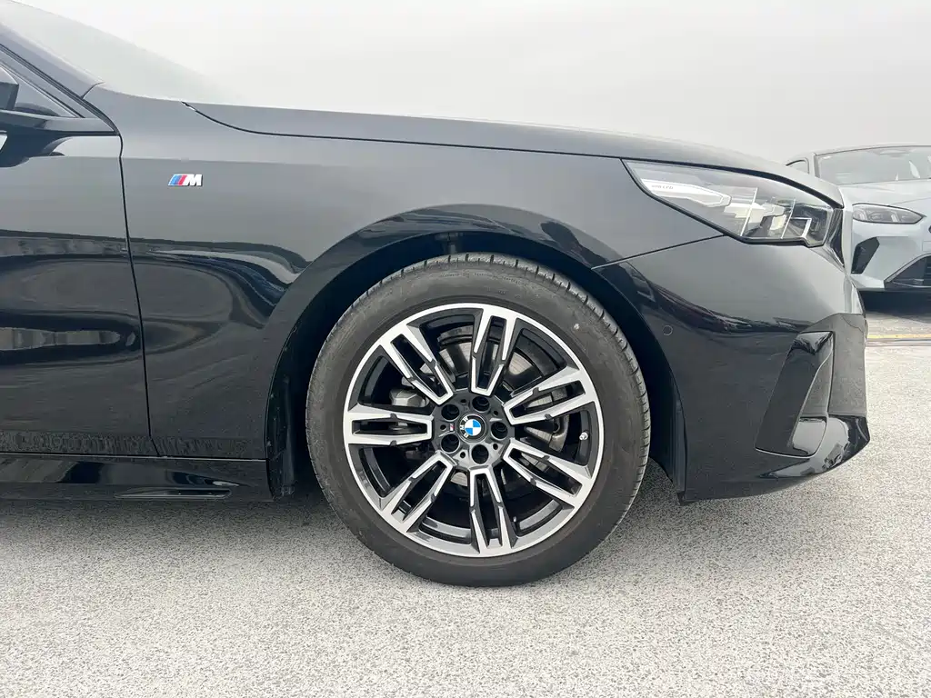 BMW 5 Series 5 2024 525i M Sport