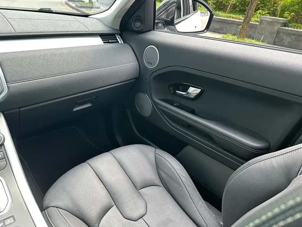 Land Rover Evoque (Import) — миниатюра 26