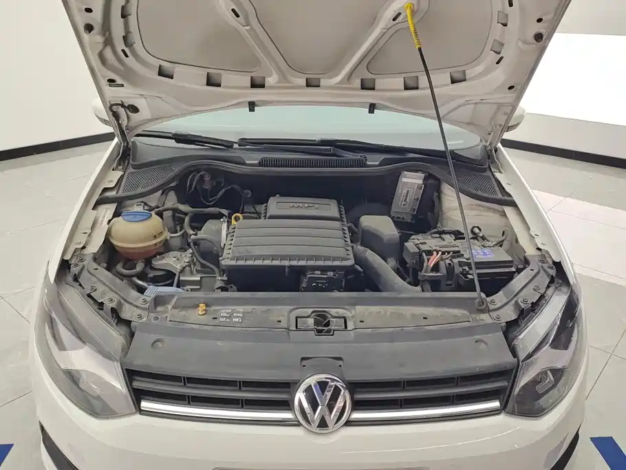Volkswagen Polo 2016 1.4L AT