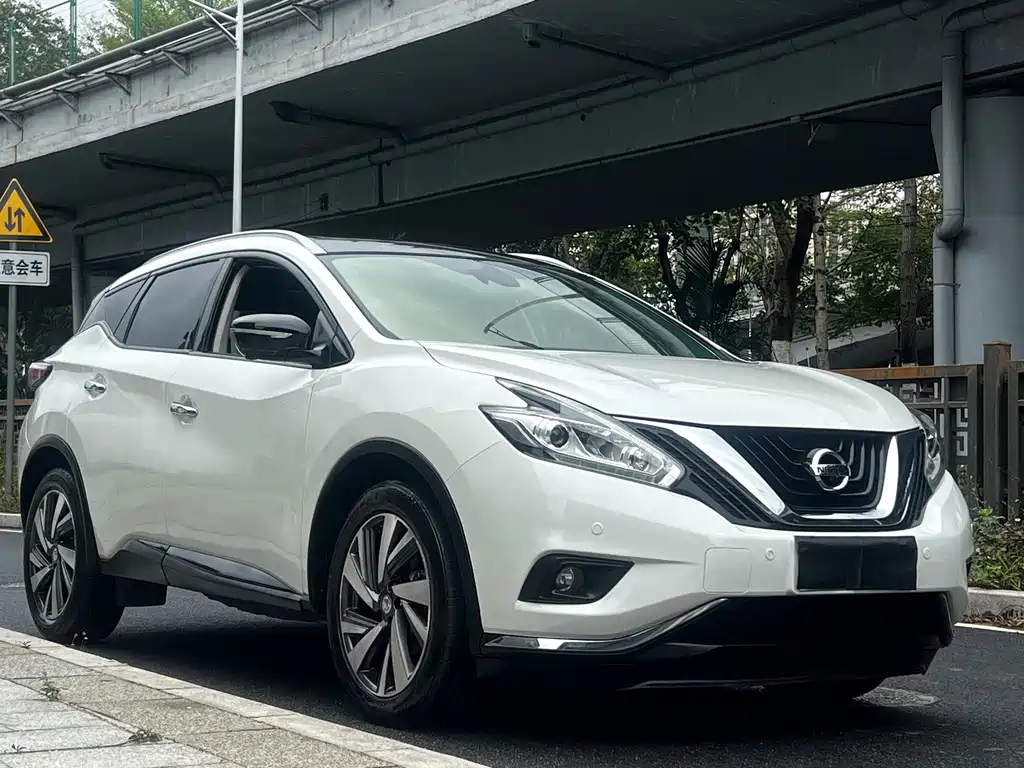 NISSAN LOULAN