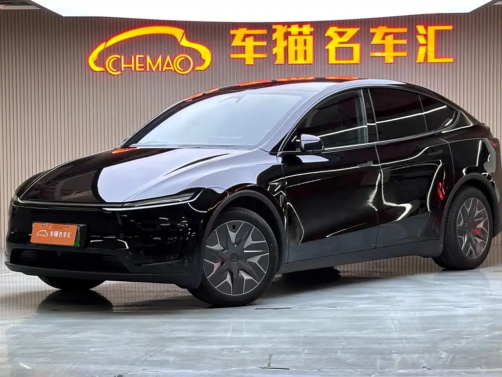 Tesla Model Y L 2026