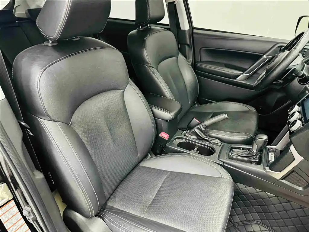 Subaru Forester 2.5i Premium Navigation Edition, фото 25
