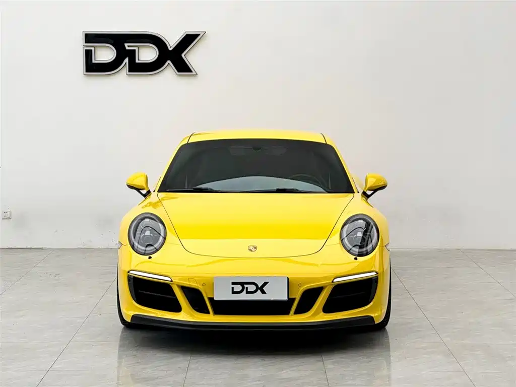 Porsche 911 2017 Carrera 4 GTS 3.0T