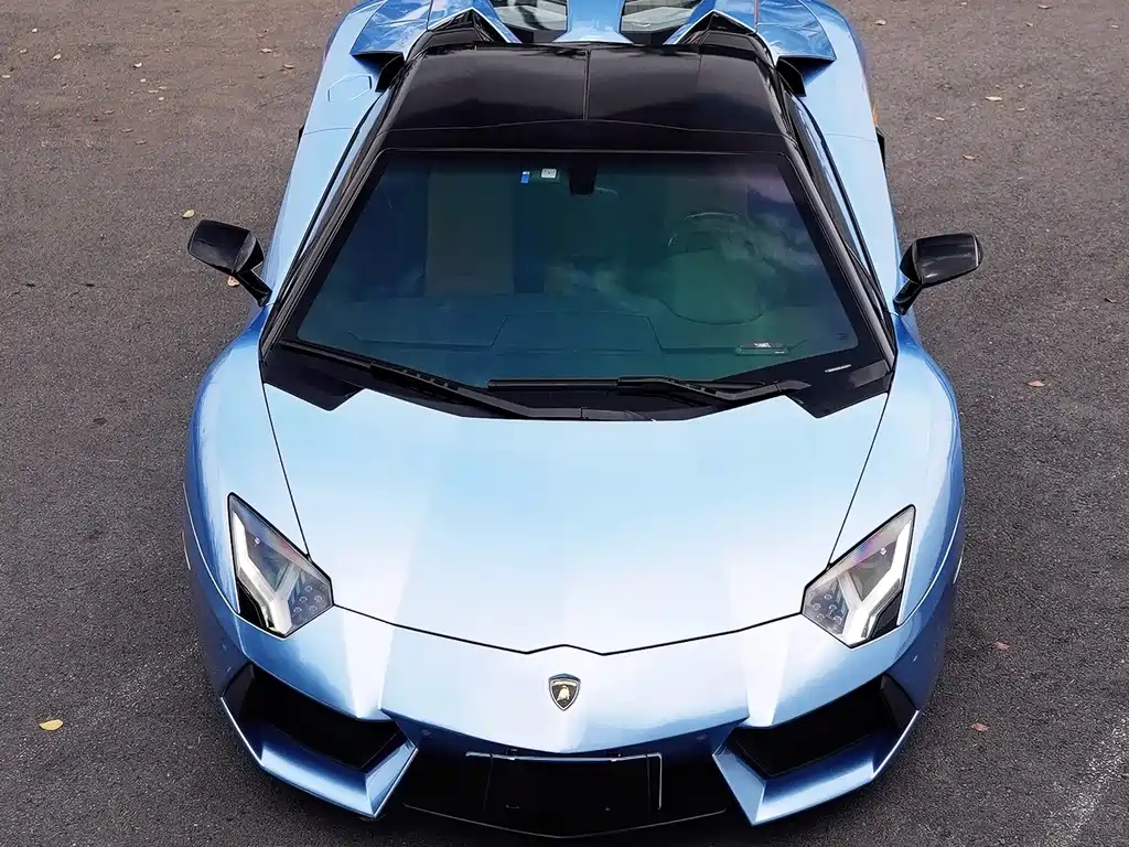 LAMBORGHINI AVENTADOR