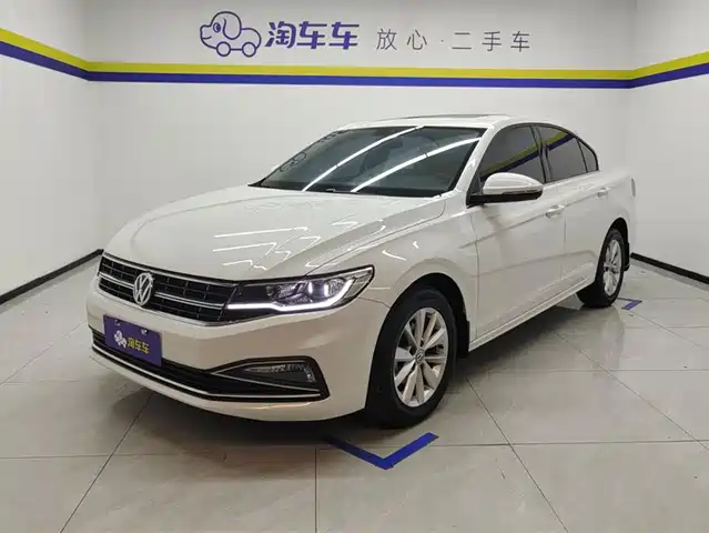 VOLKSWAGEN BORA 2020