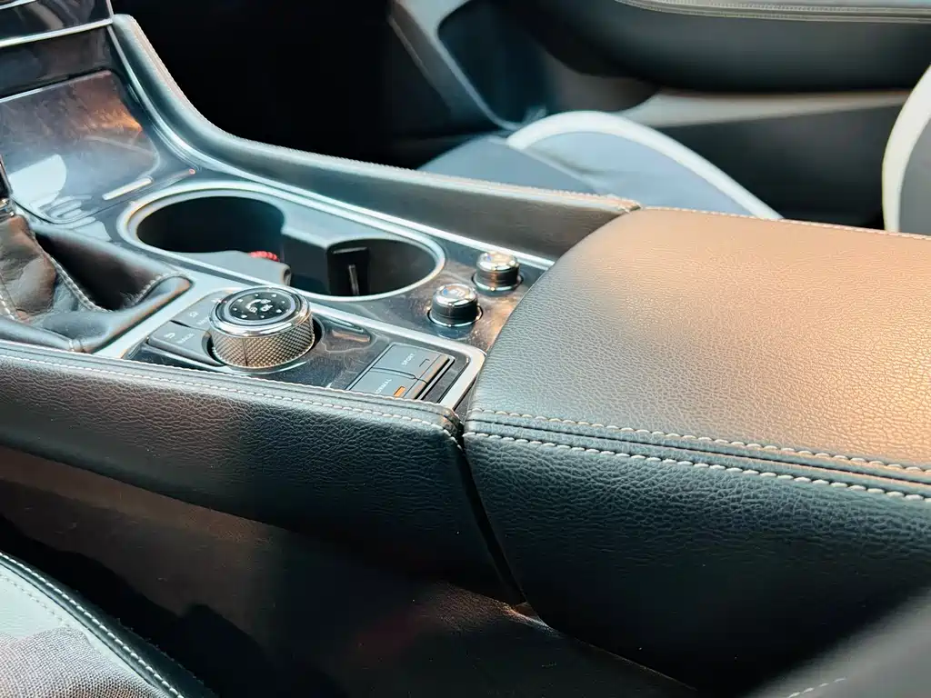 Nissan Cima — миниатюра 24