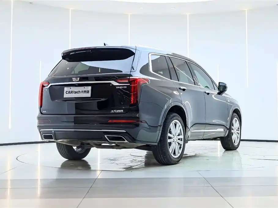 Cadillac XT6 2022 2.0T мест Luxury
