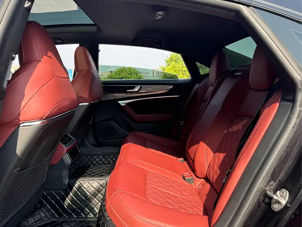 Audi A7L 2023 45 TFSI quattro S-line