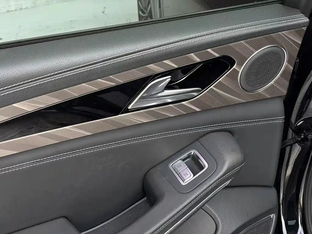 Hongqi H9 2023 2.0T