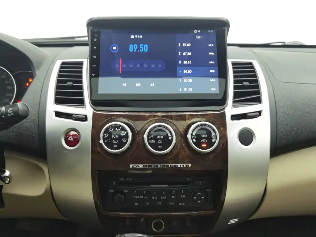 Mitsubishi Pajero Sport — миниатюра 12