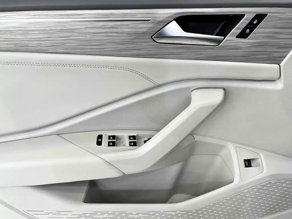 Volkswagen Sagitar 2023 280TSI DSG Plus