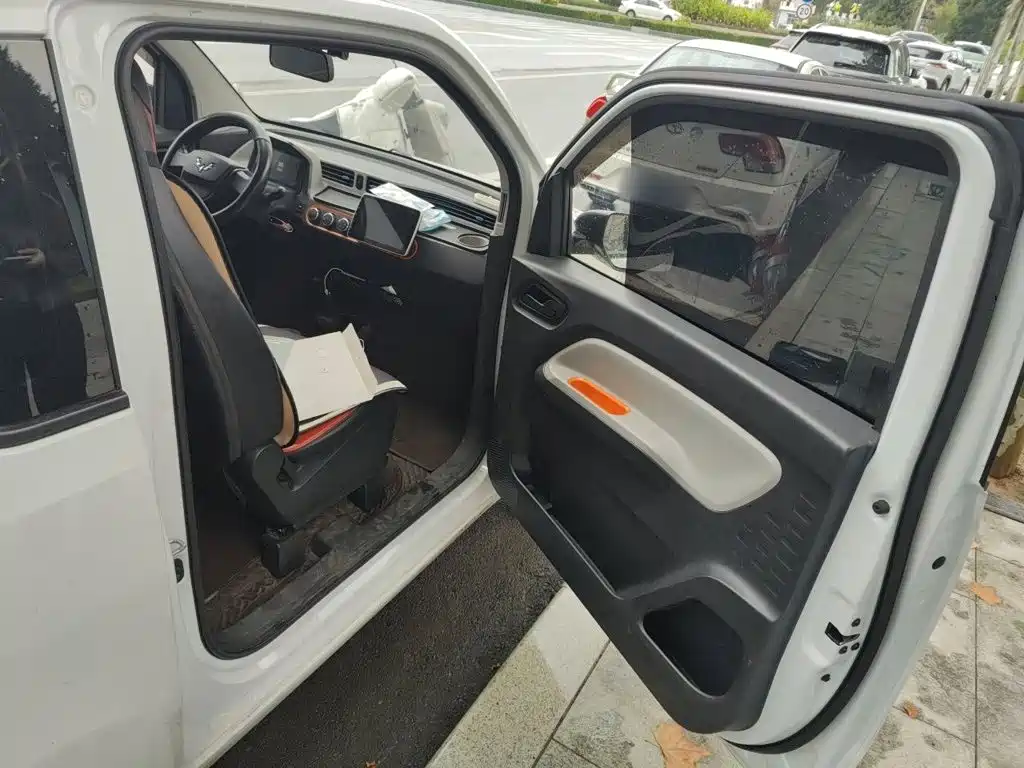 Wuling MINIEV — миниатюра 19