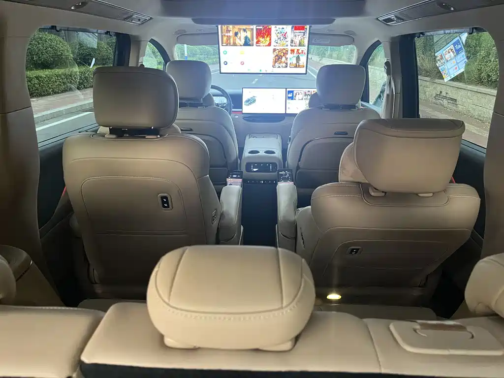 Hongqi Hongqi HQ9 PHEV — миниатюра 4