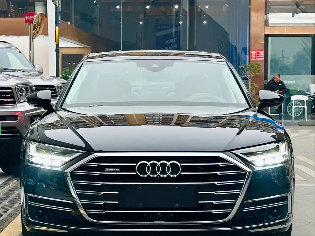 AUDI A8