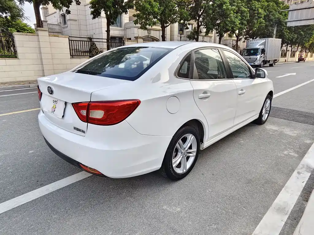 Bestune B30 — миниатюра 6