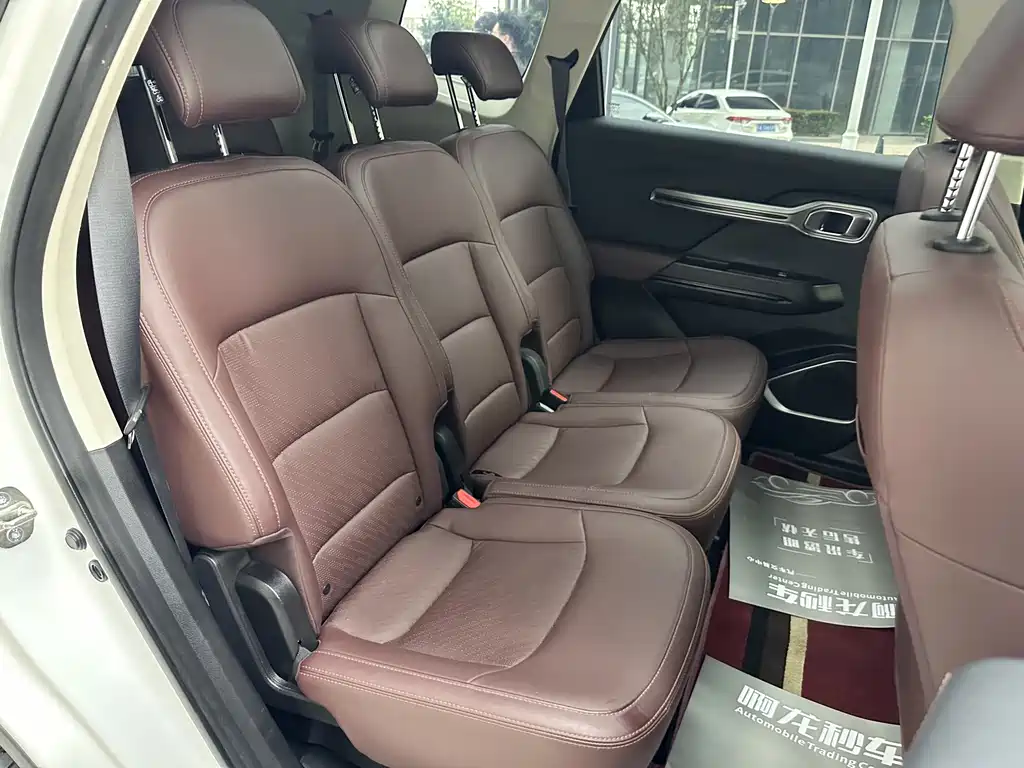Geely Haoyue 2022 1.8TD DCT Luxury 7 мест