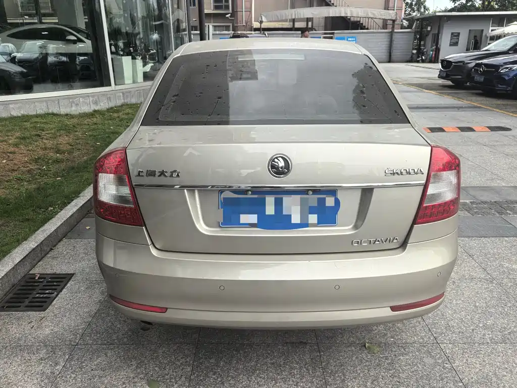 Skoda Octavia 2014 1.6L AT