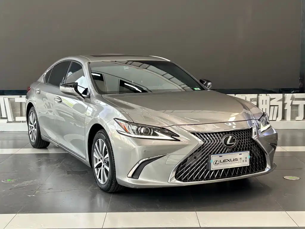 Lexus ES 2018 200 Luxury V