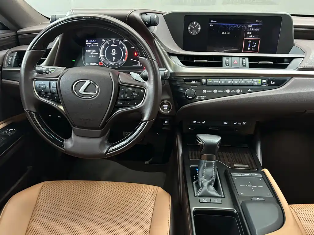 Lexus ES 2018 200 Luxury V