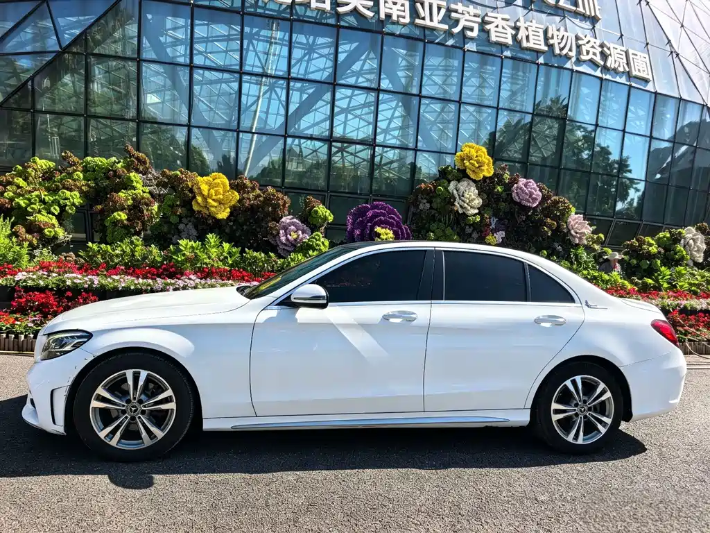 Mercedes-Benz C-Class — миниатюра 3