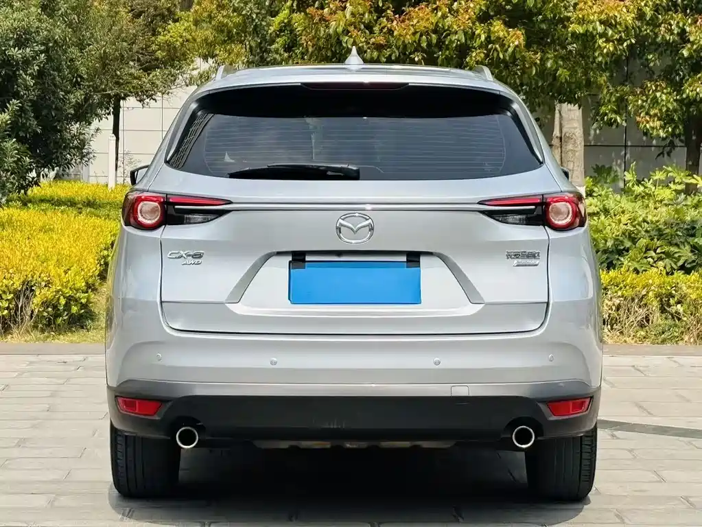 MAZDA CX 8