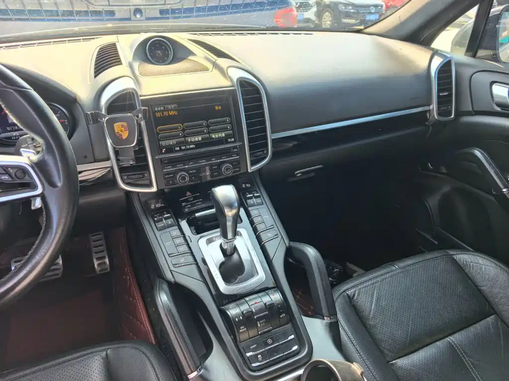 Porsche Cayenne — миниатюра 14