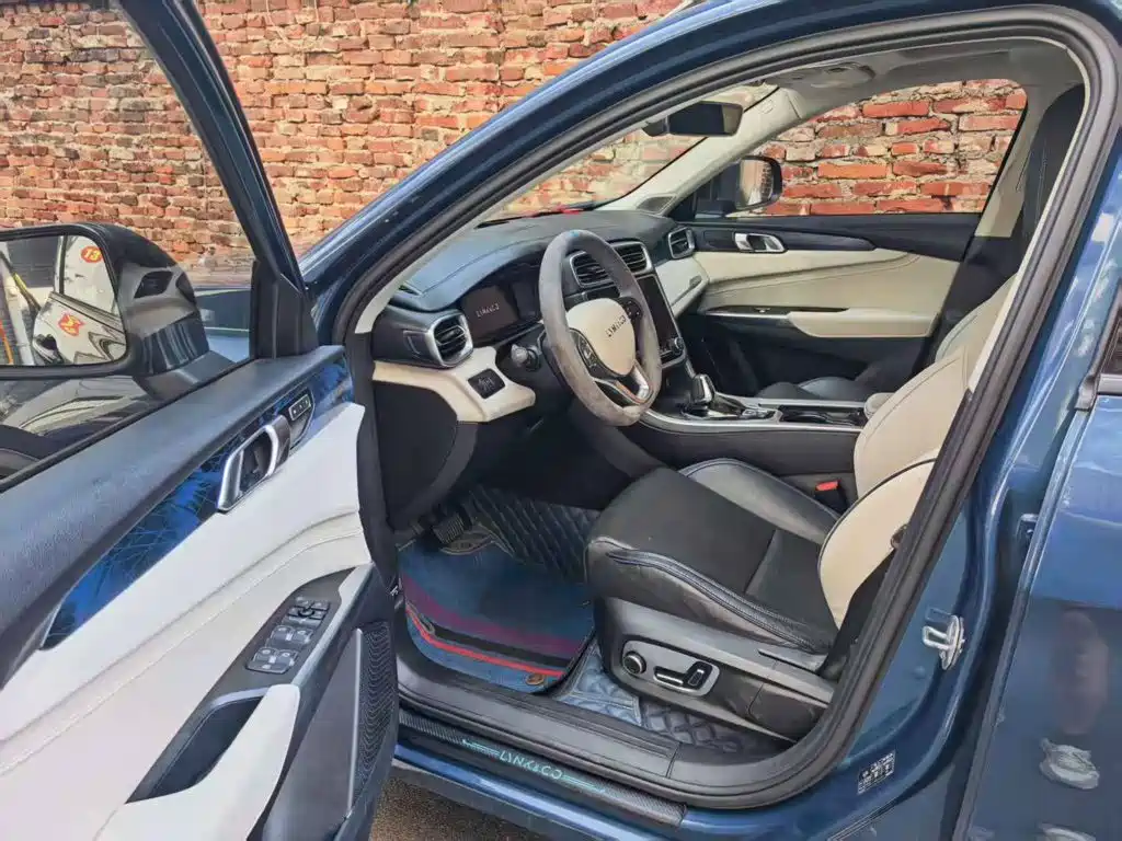 Lynk & Co 01 2019 2.0T Pro V