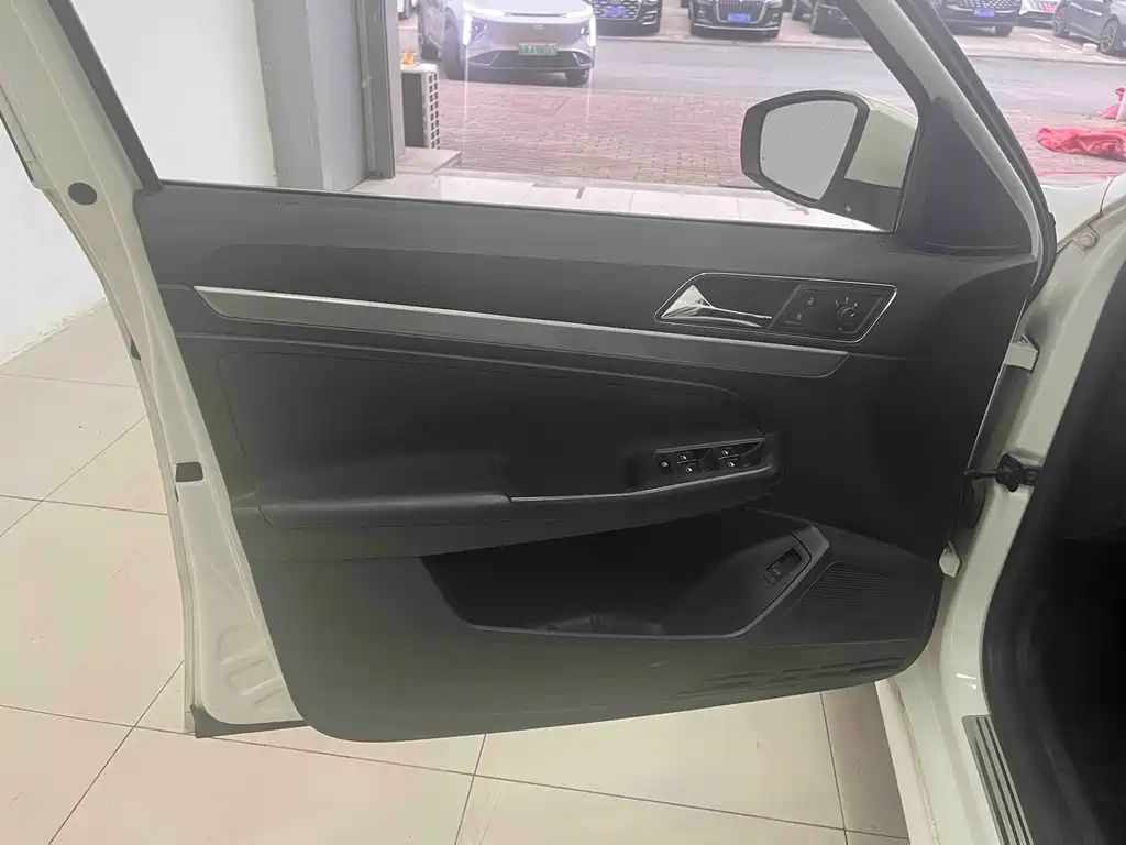 Volkswagen Lavida 2016