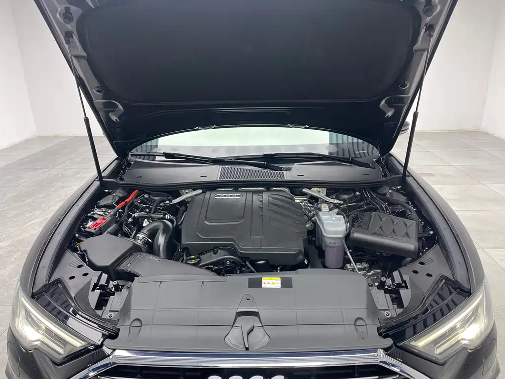 Audi A6L 2023 40 TFSI Luxury