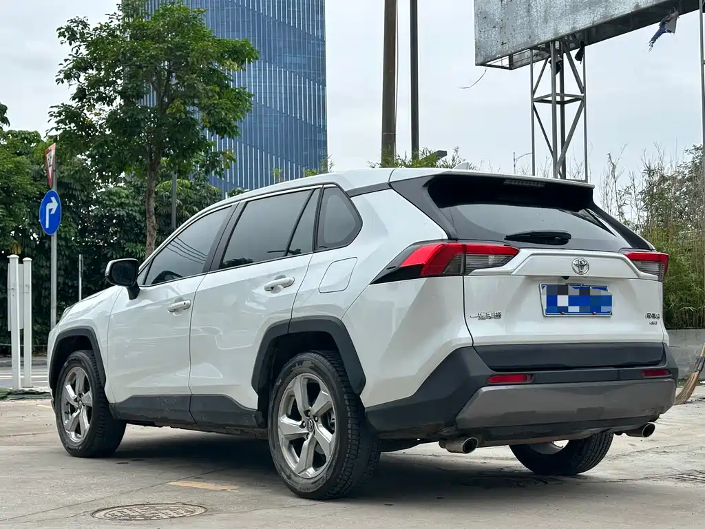 Toyota RAV4 2021 2.0L CVT