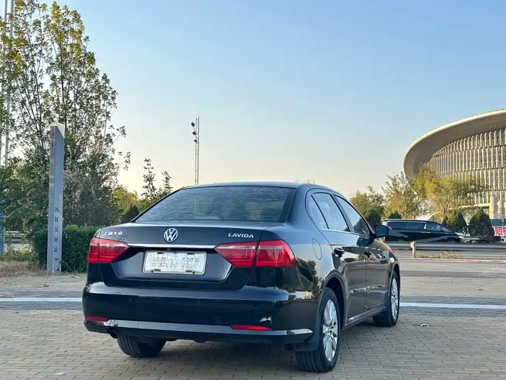 Volkswagen Lavida — миниатюра 4