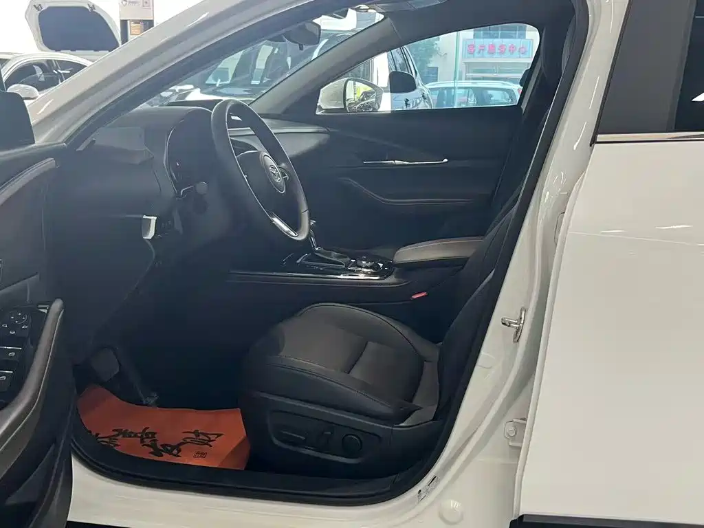 Mazda CX-30 — миниатюра 6