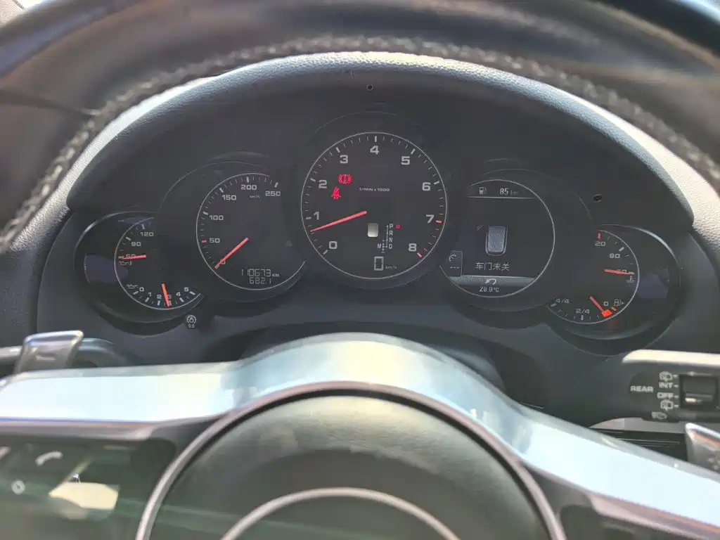 Porsche Cayenne — миниатюра 13