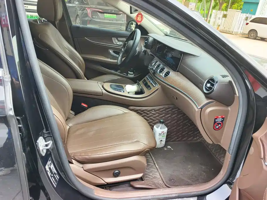 Mercedes-Benz E-Class — миниатюра 8