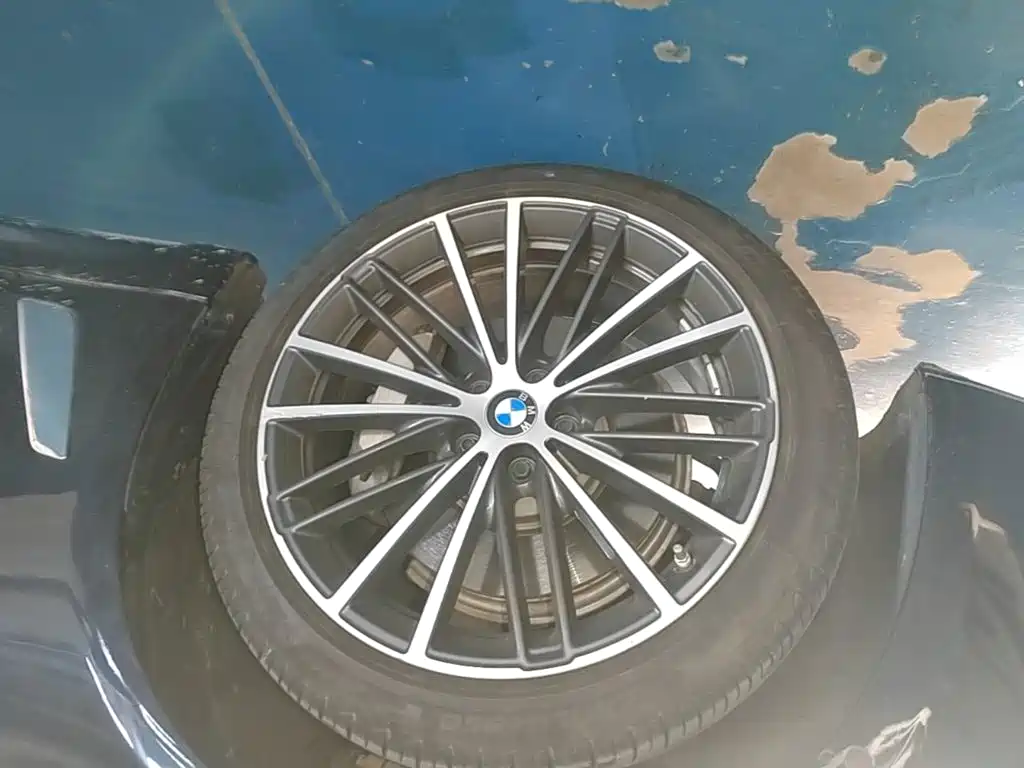BMW 5 Series — миниатюра 23
