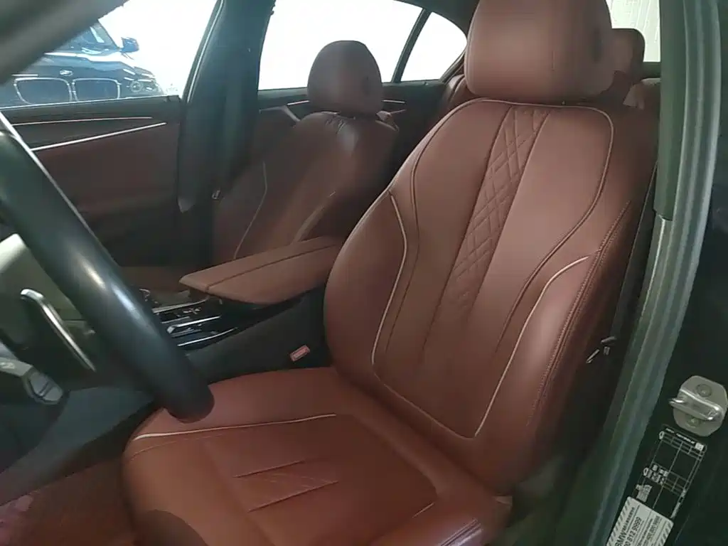BMW 5 Series — миниатюра 15