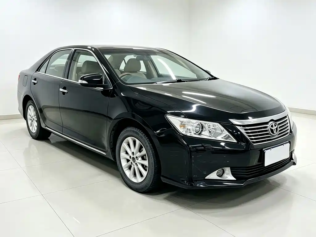 Toyota Camry — миниатюра 3