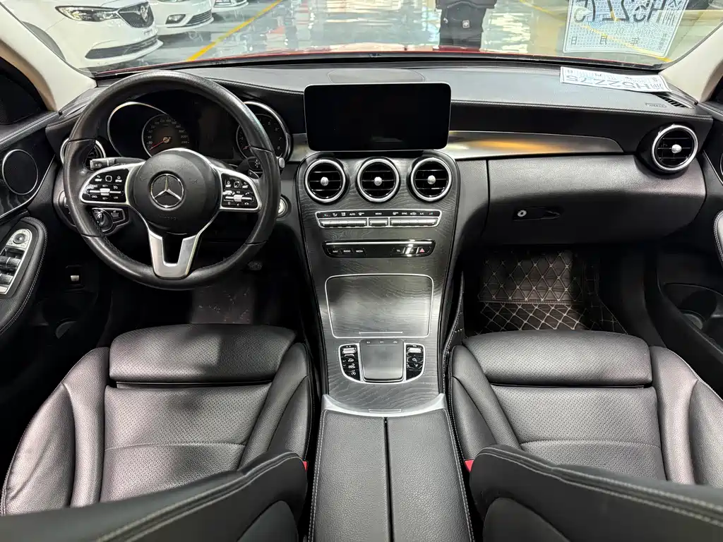 Mercedes-Benz C-Class — миниатюра 11