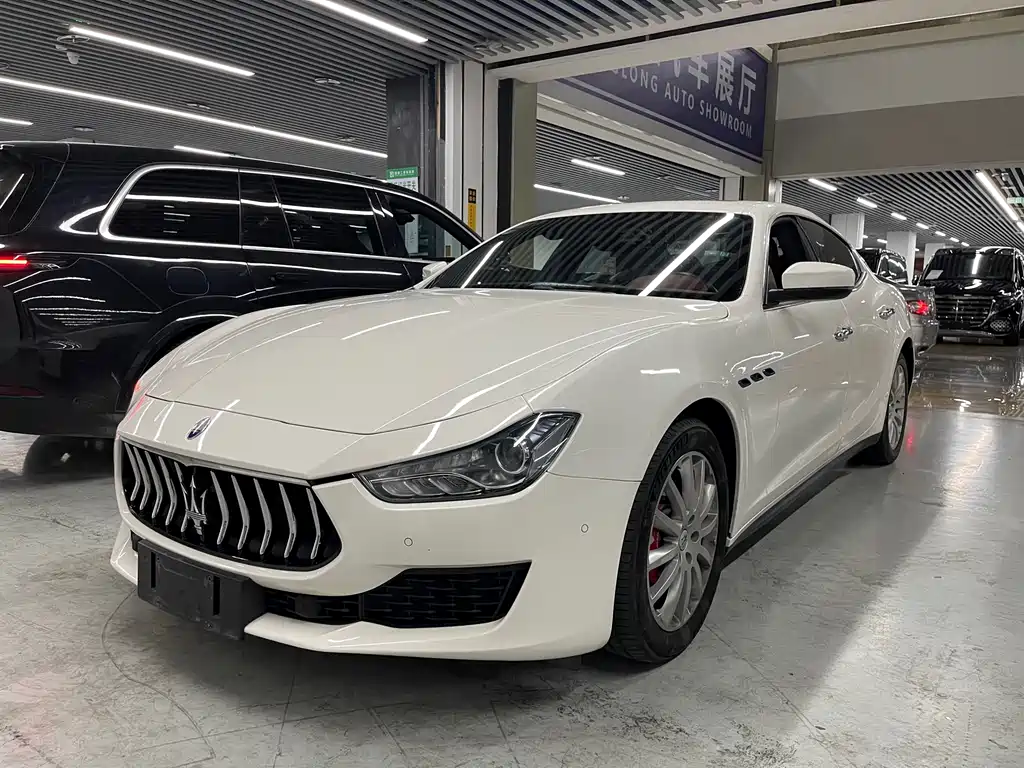 Maserati Ghibli 2021