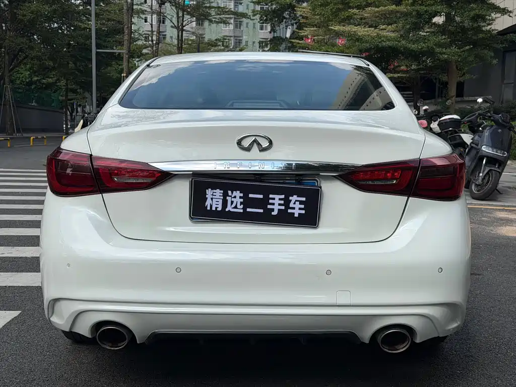 INFINITI Q50L